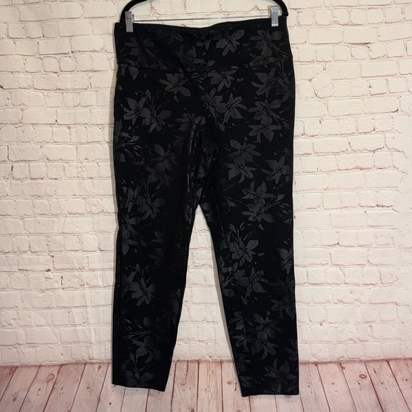 SOFT SURROUNDINGS Embossed Leggings, Size Large - Picture 3 of 10